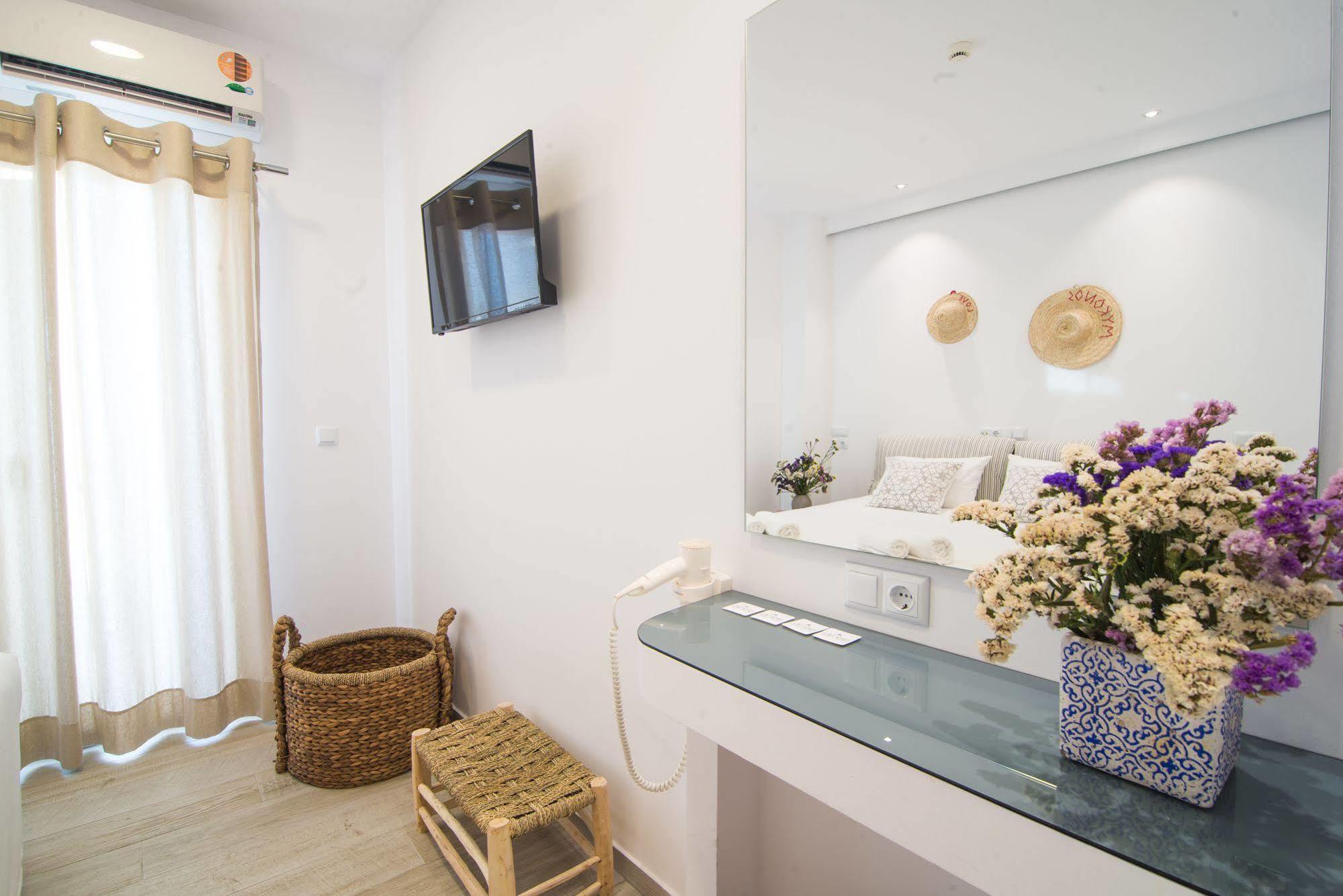 Dimele Rooms & Studios Mykonos Town ภายนอก รูปภาพ